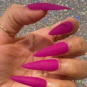 Press on nails